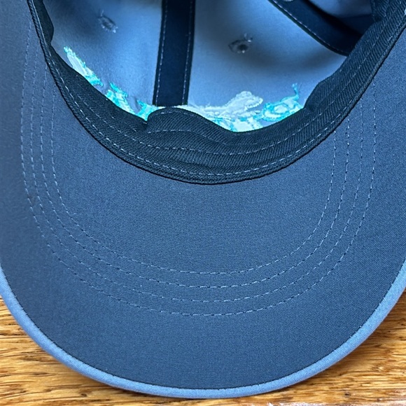 Nike PureVax golf cap. Gray with mint embroidery. One Size with Velcro closure - Picture 9 of 10